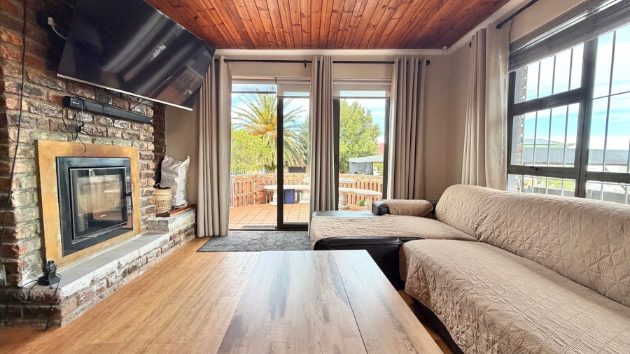 3 Bedroom Property for Sale in Palmiet Western Cape